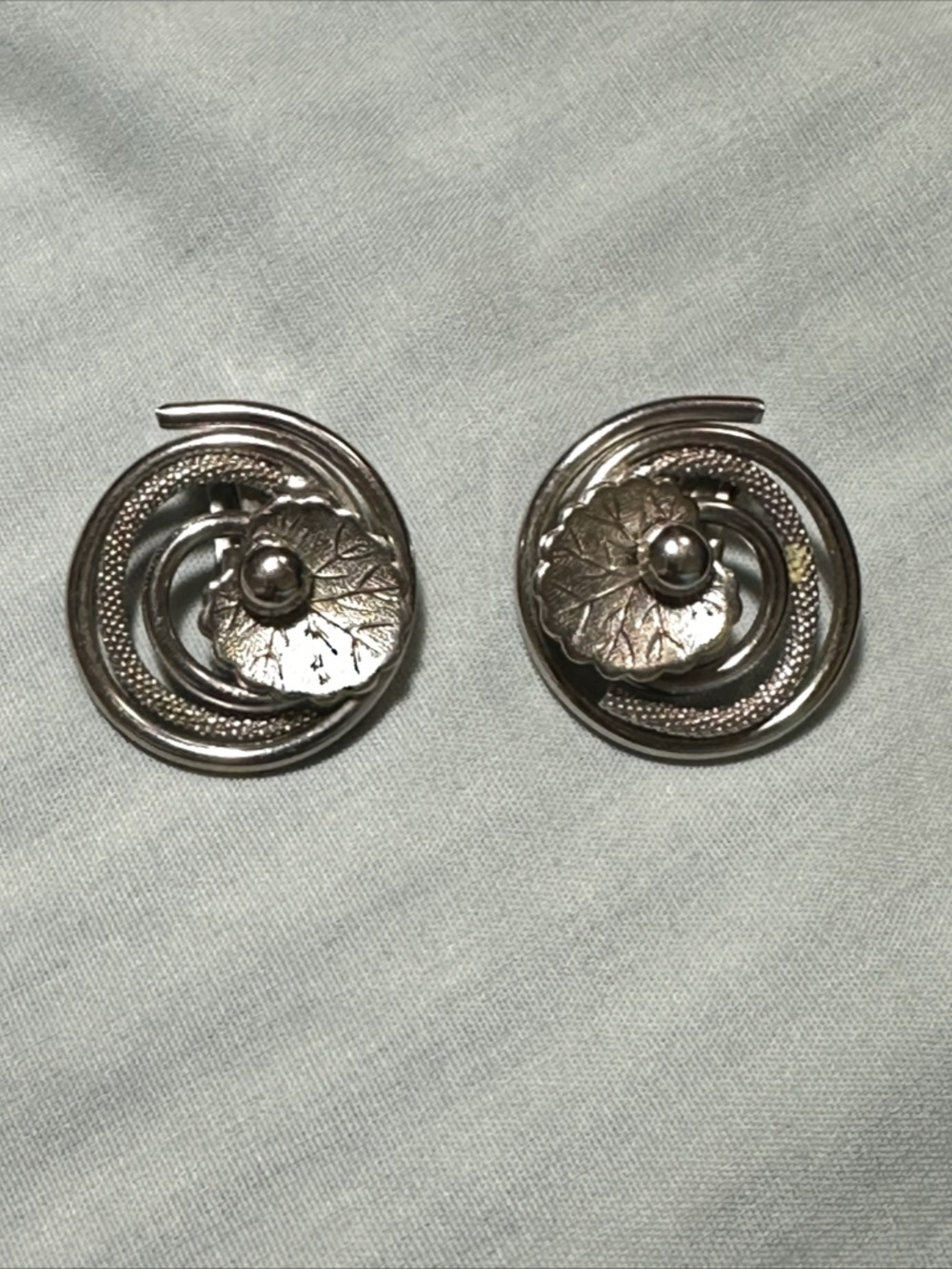 Vintage Silver Tone Calla Lily Swirl Clip On Earrings Textured Bridal Wedding